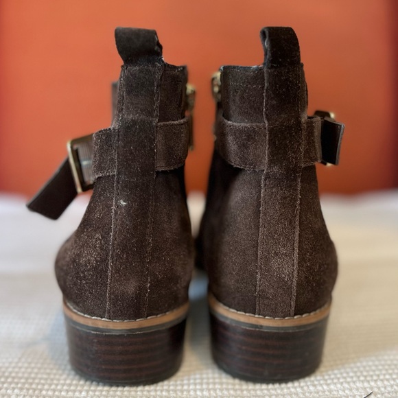 Tommy Hilfiger brown suede Chelsey boot. Sz.8.5 - Picture 6 of 12